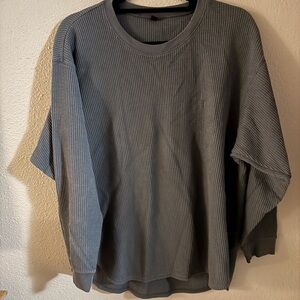 Uniqlo Gray Long Sleeve Men's Tee